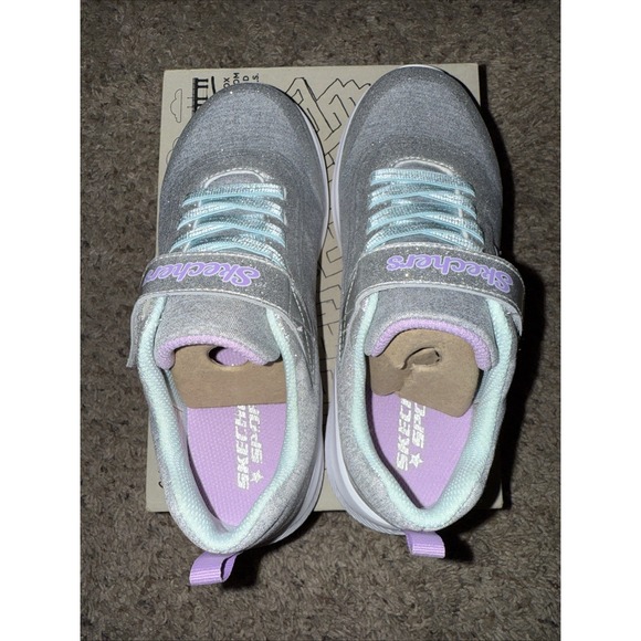 Girls shoes Sketchers Ready to Shine Size 2 - Picture 4 of 5